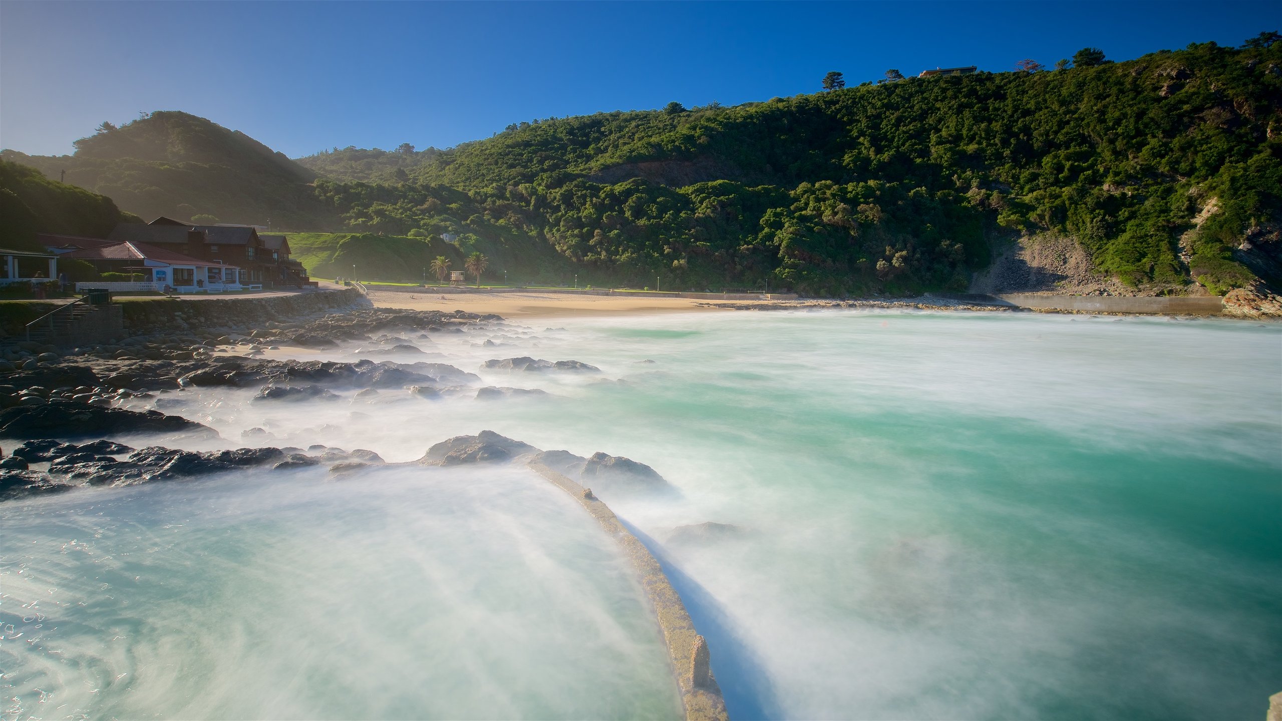 https://mdw-travel-data-us-east-1.s3.amazonaws.com/img/country/South-Africa/Victoria-Bay/img_01.jpg