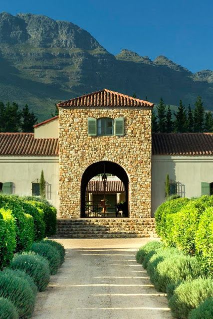 https://mdw-travel-data-us-east-1.s3.amazonaws.com/img/country/South-Africa/Waterford-Estate/img_03.jpg