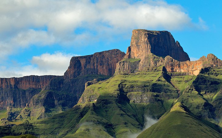 https://mdw-travel-data-us-east-1.s3.amazonaws.com/img/country/South-Africa/Weskop-Viewpoint-Hiking-Trail/img_02.jpg