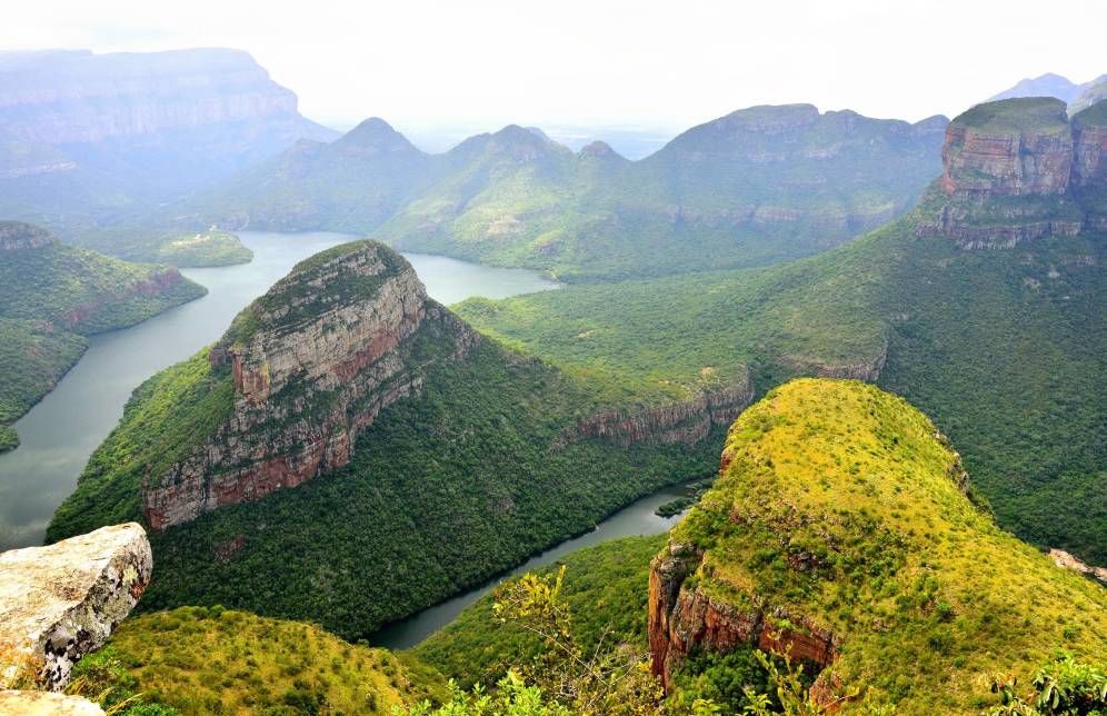 https://mdw-travel-data-us-east-1.s3.amazonaws.com/img/country/South-Africa/eManzana-Cultural-Route/img_02.jpg