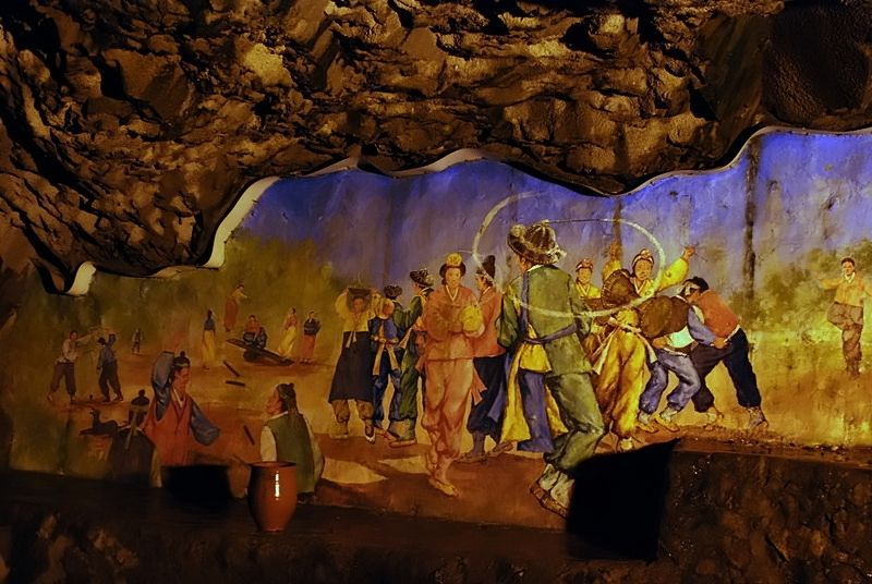 https://mdw-travel-data-us-east-1.s3.amazonaws.com/img/country/South-Korea/Amethyst-Cavern-Park/img_02.jpg