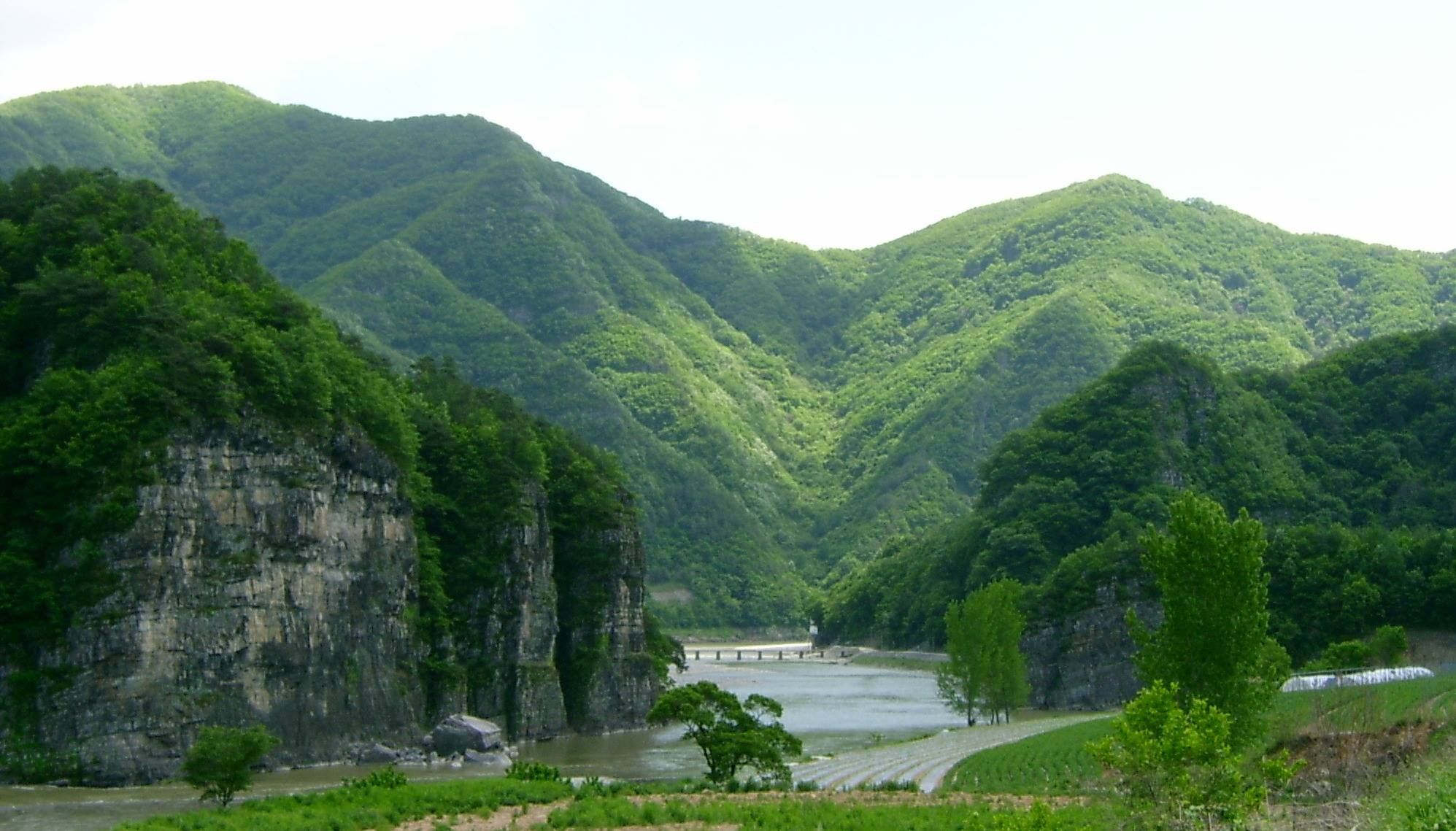 https://mdw-travel-data-us-east-1.s3.amazonaws.com/img/country/South-Korea/Andong-Guksujeong/img_02.jpg
