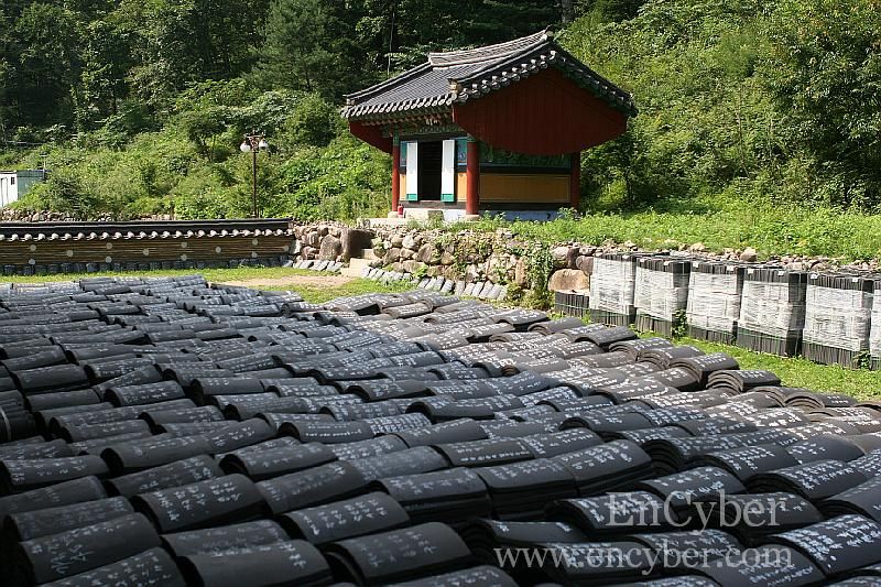 https://mdw-travel-data-us-east-1.s3.amazonaws.com/img/country/South-Korea/Baekdamsa-Temple/img_02.jpg