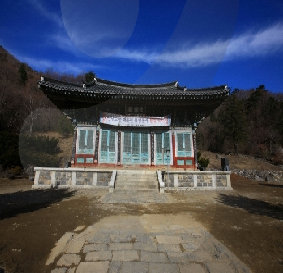 https://mdw-travel-data-us-east-1.s3.amazonaws.com/img/country/South-Korea/Baengnyeonsa-Temple/img_03.jpg