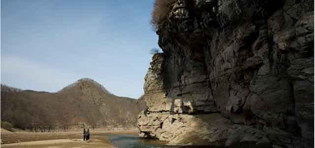 https://mdw-travel-data-us-east-1.s3.amazonaws.com/img/country/South-Korea/Bangudae-Petroglyphs/img_01.jpg