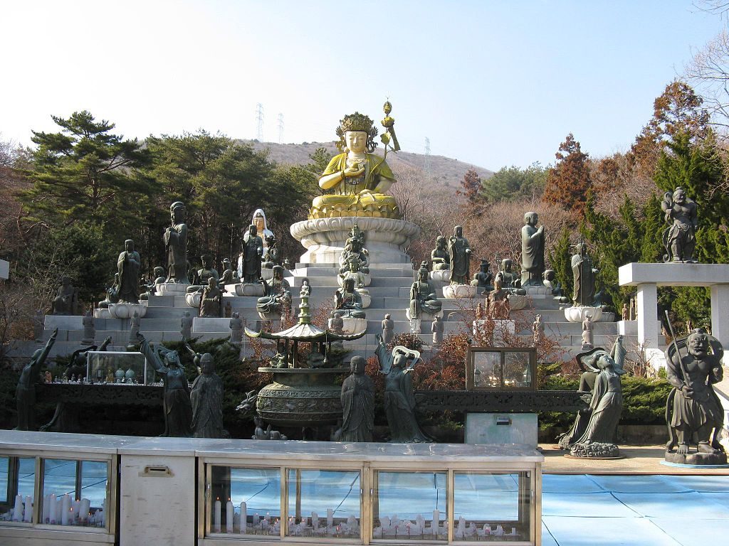 https://mdw-travel-data-us-east-1.s3.amazonaws.com/img/country/South-Korea/Beomeosa-Temple/img_01.jpg