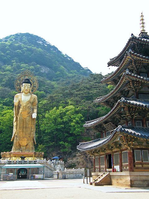 https://mdw-travel-data-us-east-1.s3.amazonaws.com/img/country/South-Korea/Beopjusa-Temple/img_03.jpg