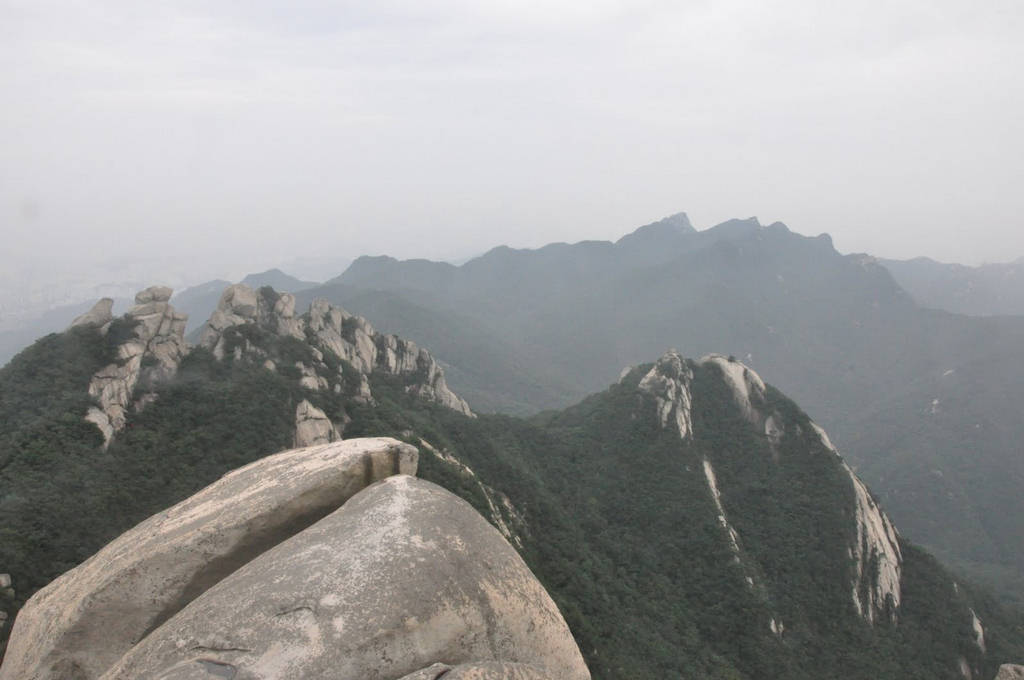 https://mdw-travel-data-us-east-1.s3.amazonaws.com/img/country/South-Korea/Bujeoksan-Mountain/img_01.jpg