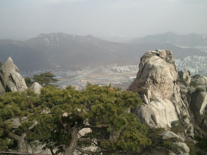 https://mdw-travel-data-us-east-1.s3.amazonaws.com/img/country/South-Korea/Bujeoksan-Mountain/img_03.jpg