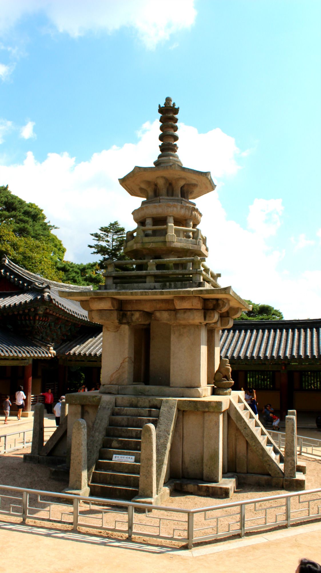 https://mdw-travel-data-us-east-1.s3.amazonaws.com/img/country/South-Korea/Bulguksa-Temple-Dabotap-Pagoda/img_01.jpg
