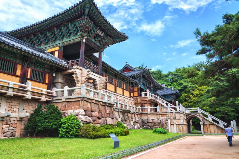 https://mdw-travel-data-us-east-1.s3.amazonaws.com/img/country/South-Korea/Bulguksa-Temple/img_00.jpg