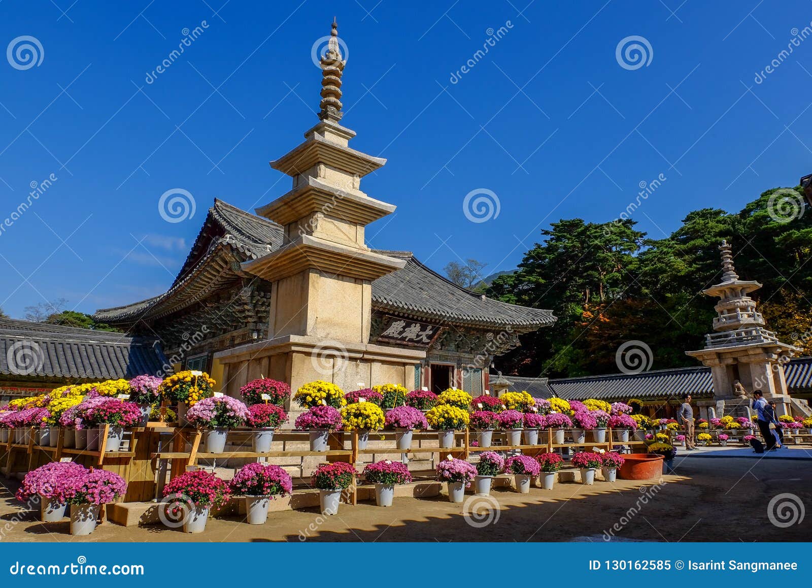 https://mdw-travel-data-us-east-1.s3.amazonaws.com/img/country/South-Korea/Bulguksa-Temple/img_02.jpg