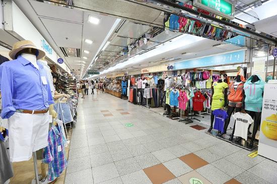 https://mdw-travel-data-us-east-1.s3.amazonaws.com/img/country/South-Korea/Bupyung-Station-Underground-Shopping-Center/img_01.jpg