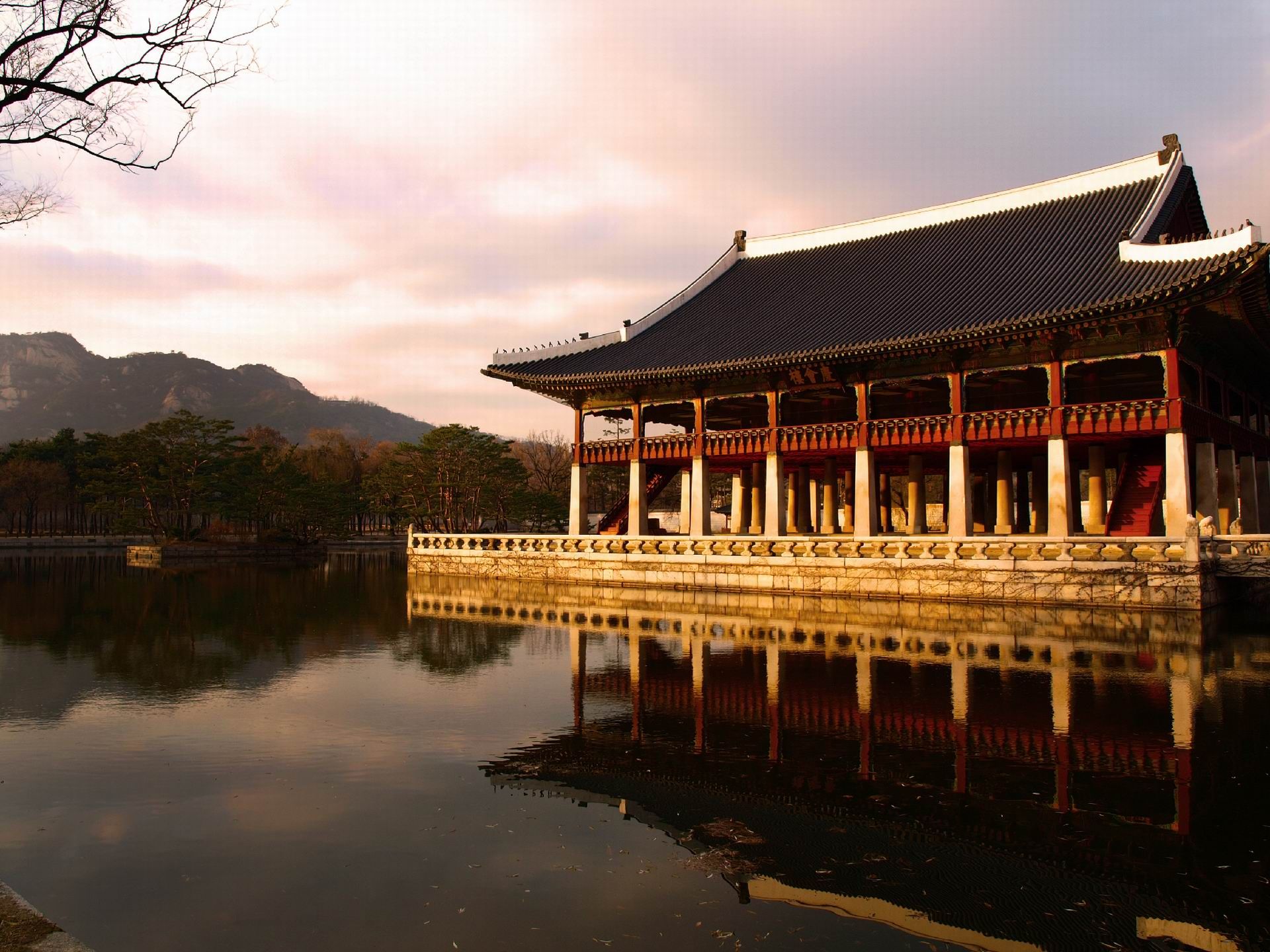 https://mdw-travel-data-us-east-1.s3.amazonaws.com/img/country/South-Korea/Changdeokgung-Palace/img_03.jpg