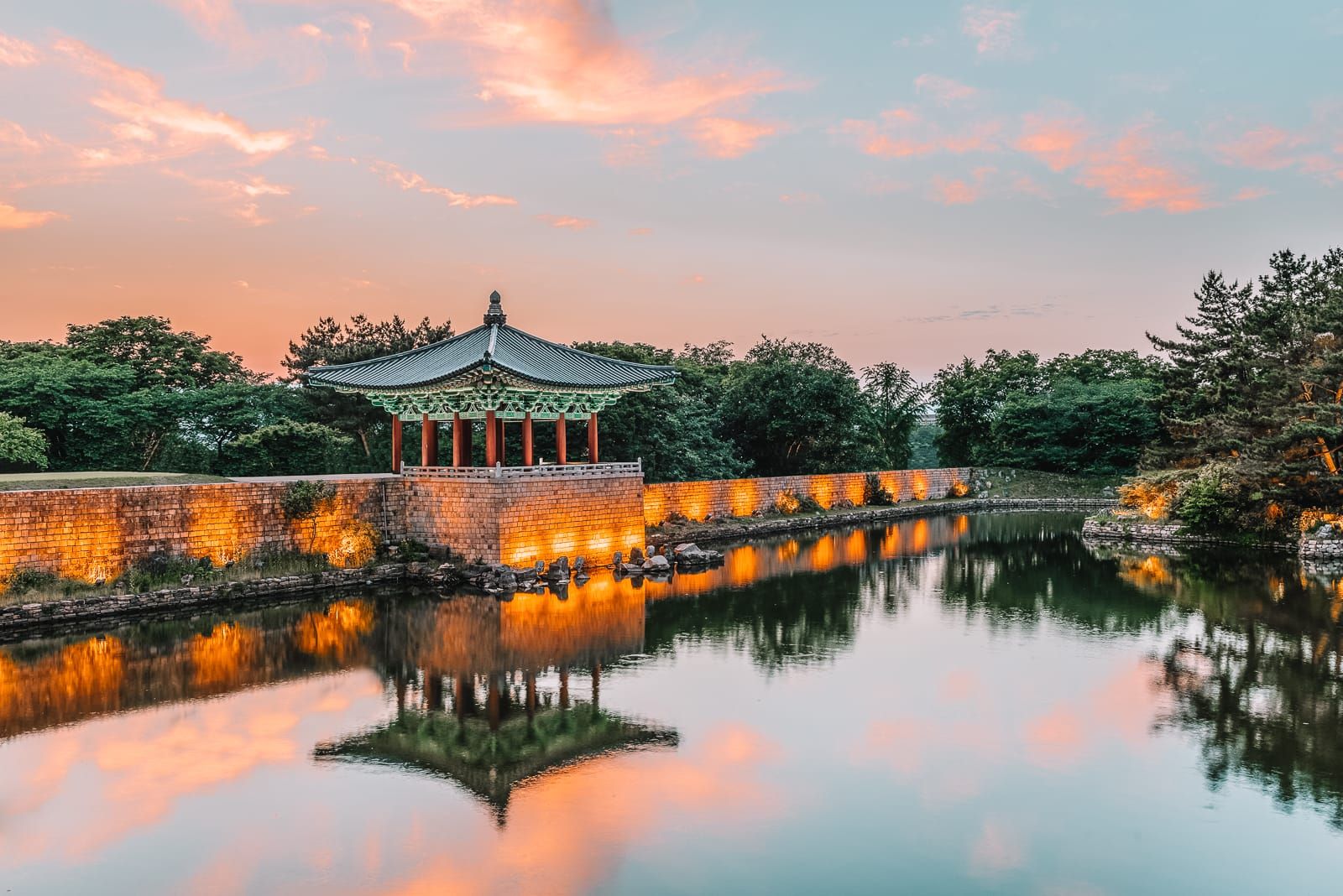 https://mdw-travel-data-us-east-1.s3.amazonaws.com/img/country/South-Korea/Changnyonghwiwon/img_01.jpg
