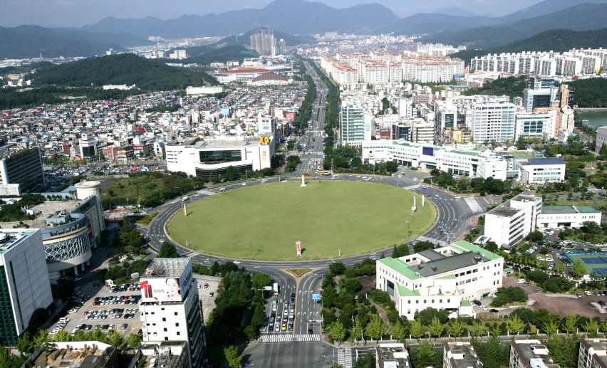 https://mdw-travel-data-us-east-1.s3.amazonaws.com/img/country/South-Korea/Changwon-Marine-Park/img_01.jpg