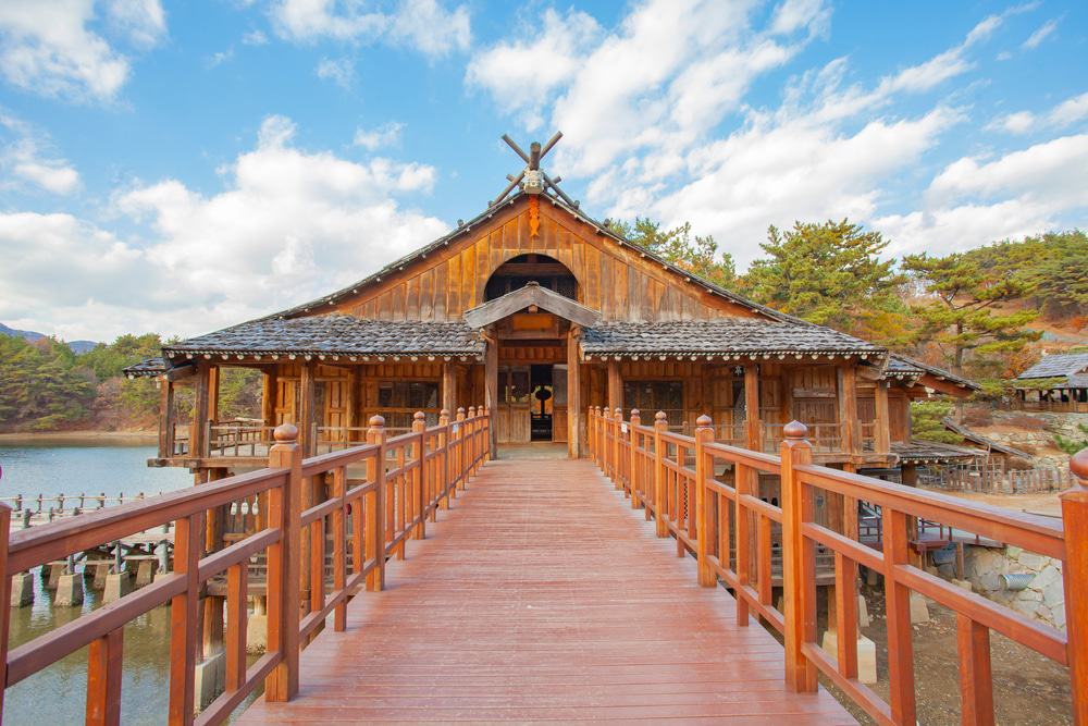 https://mdw-travel-data-us-east-1.s3.amazonaws.com/img/country/South-Korea/Changwon-Marine-Park/img_03.jpg