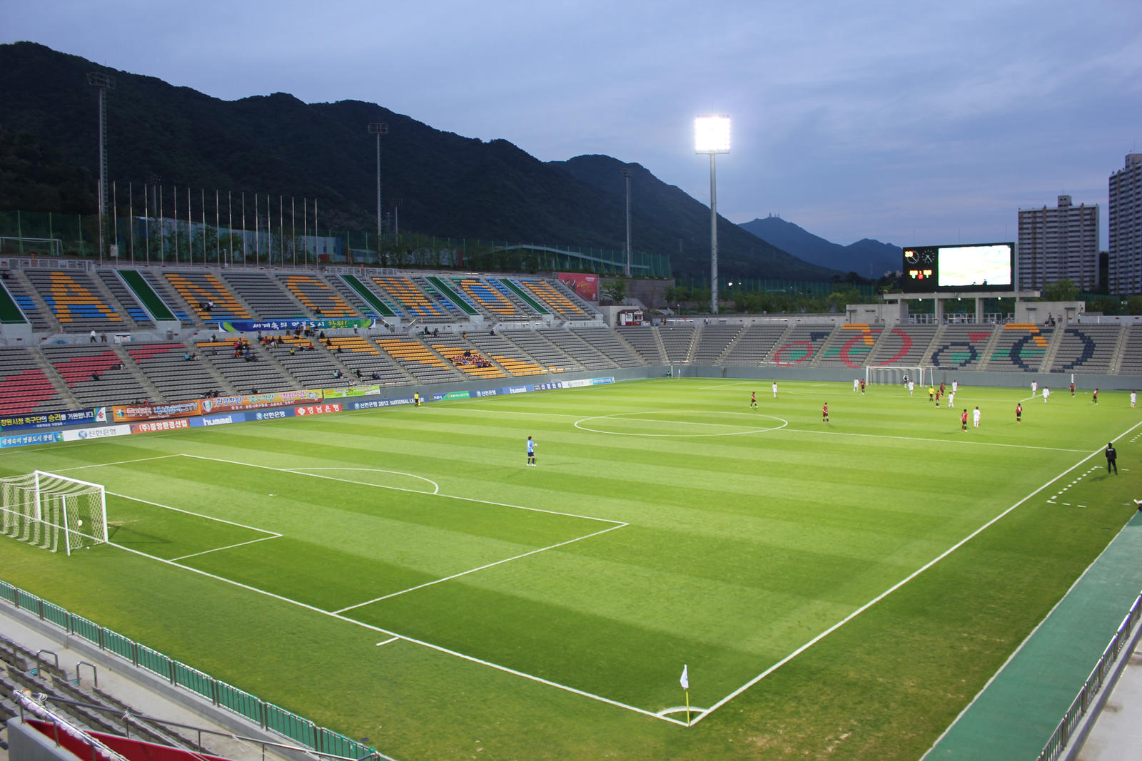 https://mdw-travel-data-us-east-1.s3.amazonaws.com/img/country/South-Korea/Changwon-World-Cup-Stadium/img_01.jpg