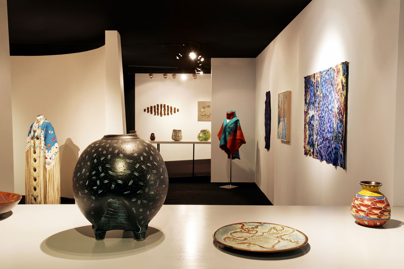 https://mdw-travel-data-us-east-1.s3.amazonaws.com/img/country/South-Korea/Cheongju-Craft-Biennale/img_03.jpg