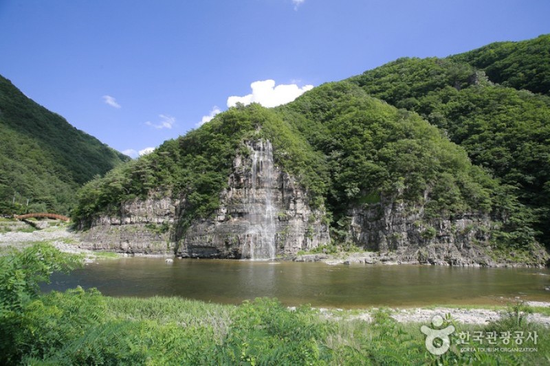 https://mdw-travel-data-us-east-1.s3.amazonaws.com/img/country/South-Korea/Cheongnyangsan-Provincial-Park/img_00.jpg