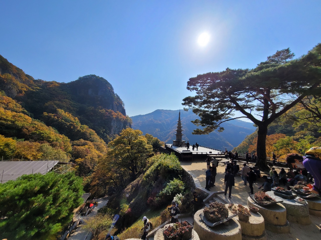 https://mdw-travel-data-us-east-1.s3.amazonaws.com/img/country/South-Korea/Cheongryangsan-Sculpture-Park/img_02.jpg