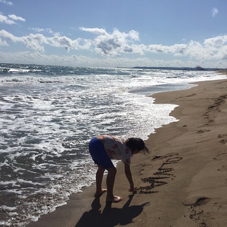 https://mdw-travel-data-us-east-1.s3.amazonaws.com/img/country/South-Korea/Chilpo-Beach/img_01.jpg