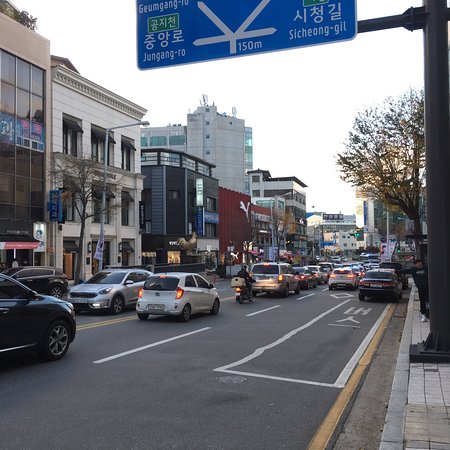 https://mdw-travel-data-us-east-1.s3.amazonaws.com/img/country/South-Korea/Chuncheon-Myeongdong-Street/img_02.jpg