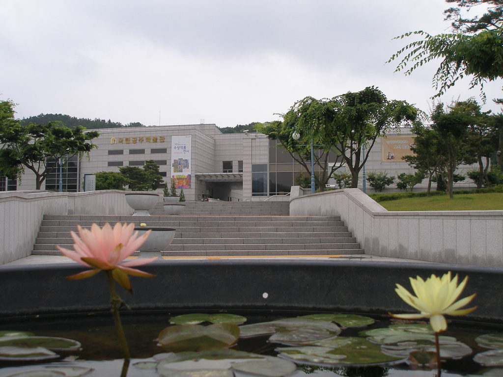 https://mdw-travel-data-us-east-1.s3.amazonaws.com/img/country/South-Korea/Chuncheon-National-Museum/img_02.jpg