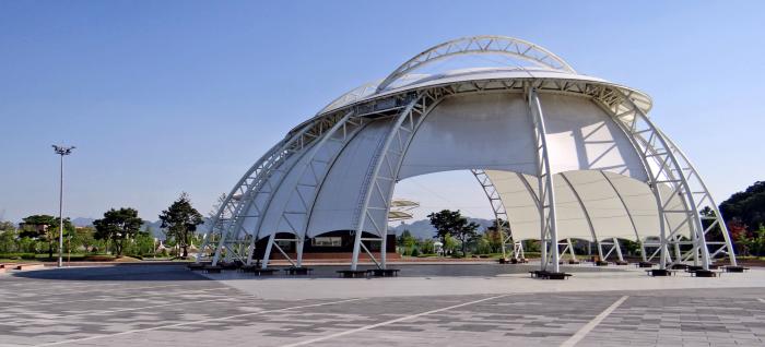 https://mdw-travel-data-us-east-1.s3.amazonaws.com/img/country/South-Korea/Chungju-World-Martial-Arts-Festival/img_03.jpg