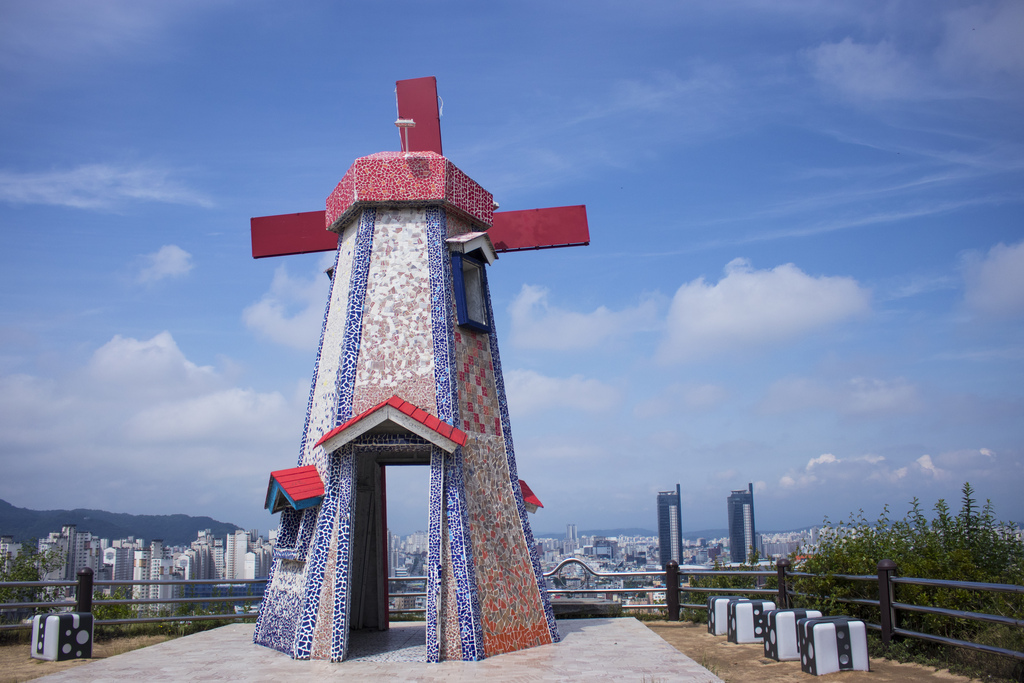 https://mdw-travel-data-us-east-1.s3.amazonaws.com/img/country/South-Korea/Daedeok-Sky-Park/img_00.jpg