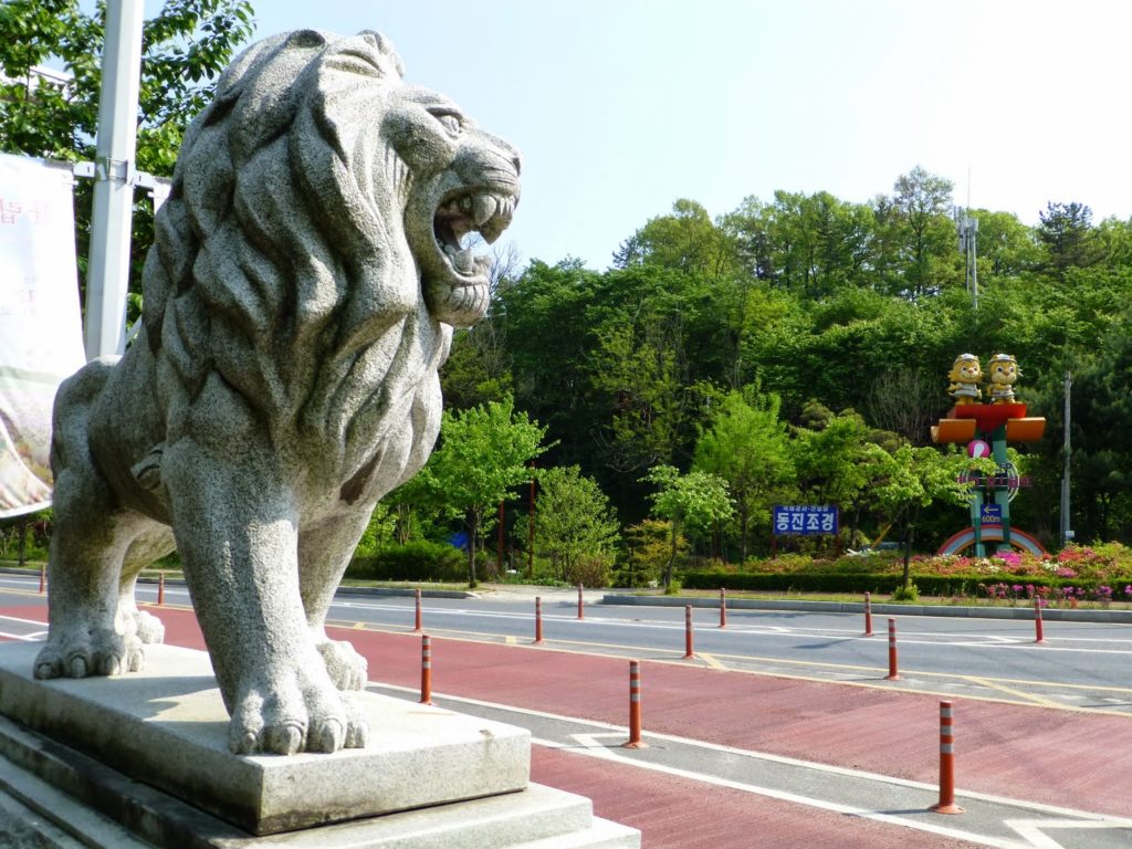 https://mdw-travel-data-us-east-1.s3.amazonaws.com/img/country/South-Korea/Daejeon-Zoo/img_03.jpg