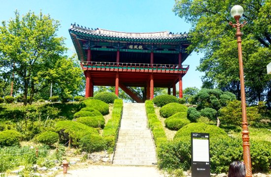 https://mdw-travel-data-us-east-1.s3.amazonaws.com/img/country/South-Korea/Dalseong-Park/img_03.jpg