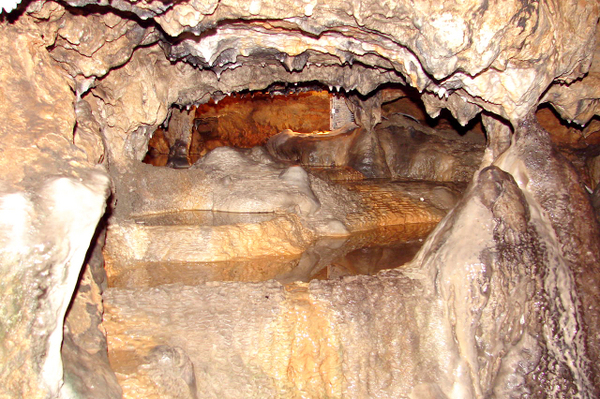 https://mdw-travel-data-us-east-1.s3.amazonaws.com/img/country/South-Korea/Danyang-Gosu-Cave/img_05.jpg