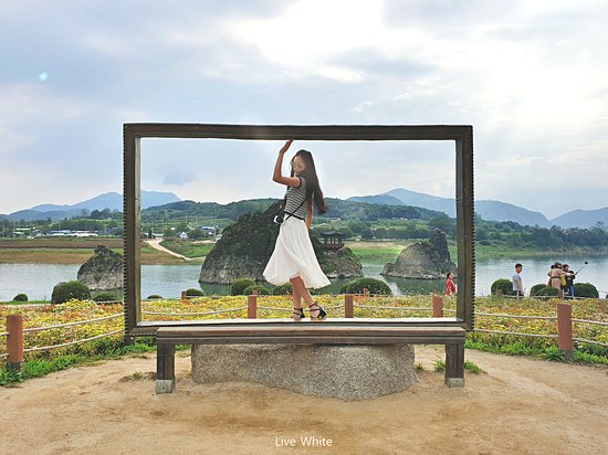 https://mdw-travel-data-us-east-1.s3.amazonaws.com/img/country/South-Korea/Dodamsambong-Peaks/img_01.jpg