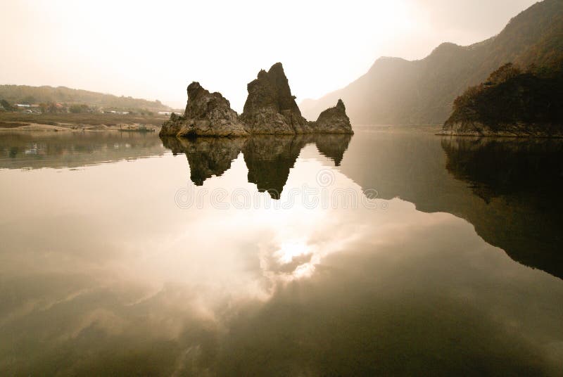 https://mdw-travel-data-us-east-1.s3.amazonaws.com/img/country/South-Korea/Dodamsambong-Peaks/img_05.jpg