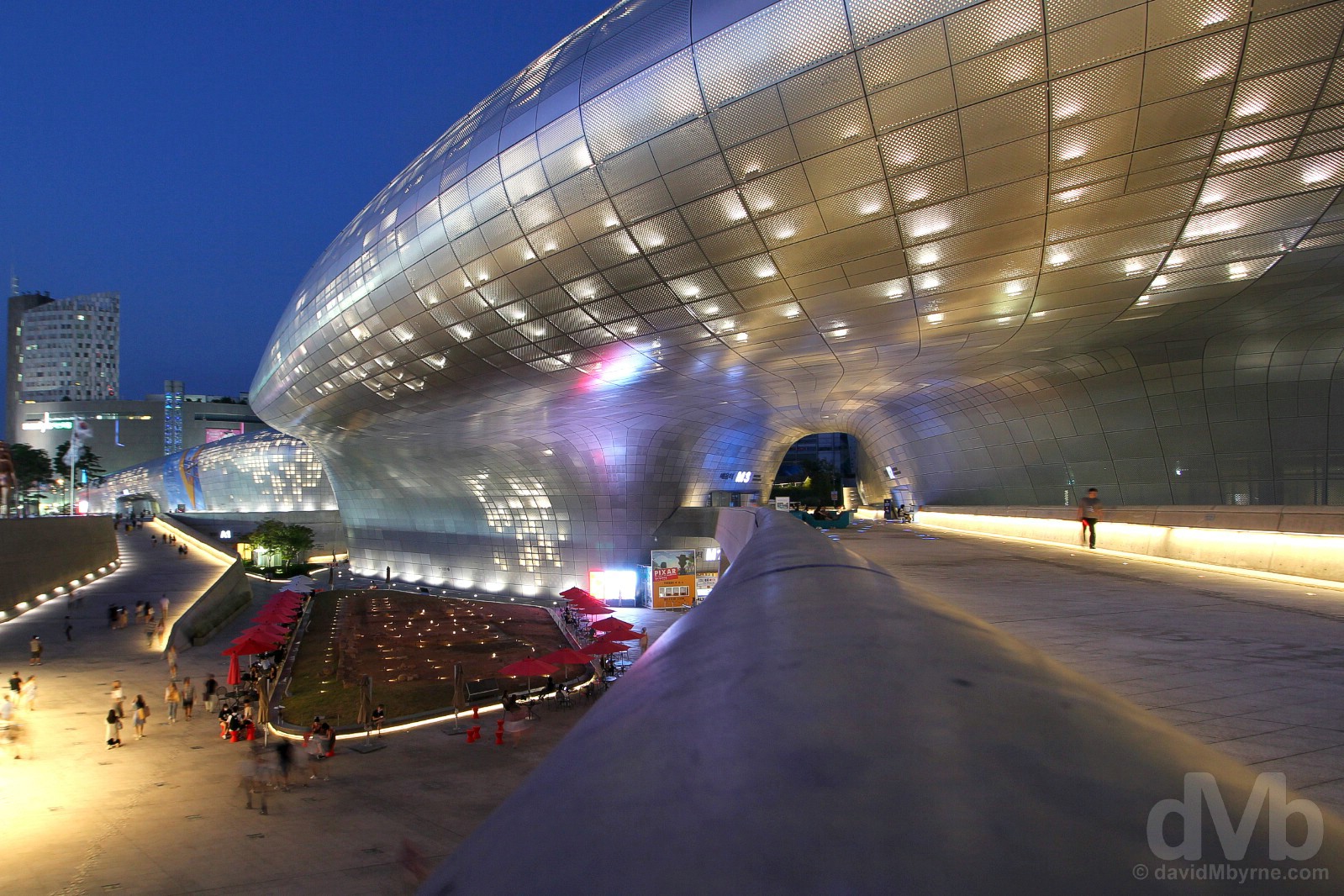 https://mdw-travel-data-us-east-1.s3.amazonaws.com/img/country/South-Korea/Dongdaemun-Design-Plaza/img_02.jpg