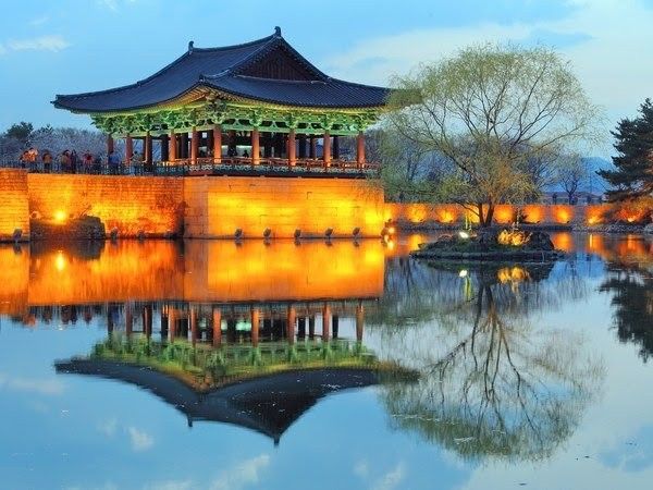 https://mdw-travel-data-us-east-1.s3.amazonaws.com/img/country/South-Korea/Donggung-Palace-and-Wolji-Pond/img_01.jpg