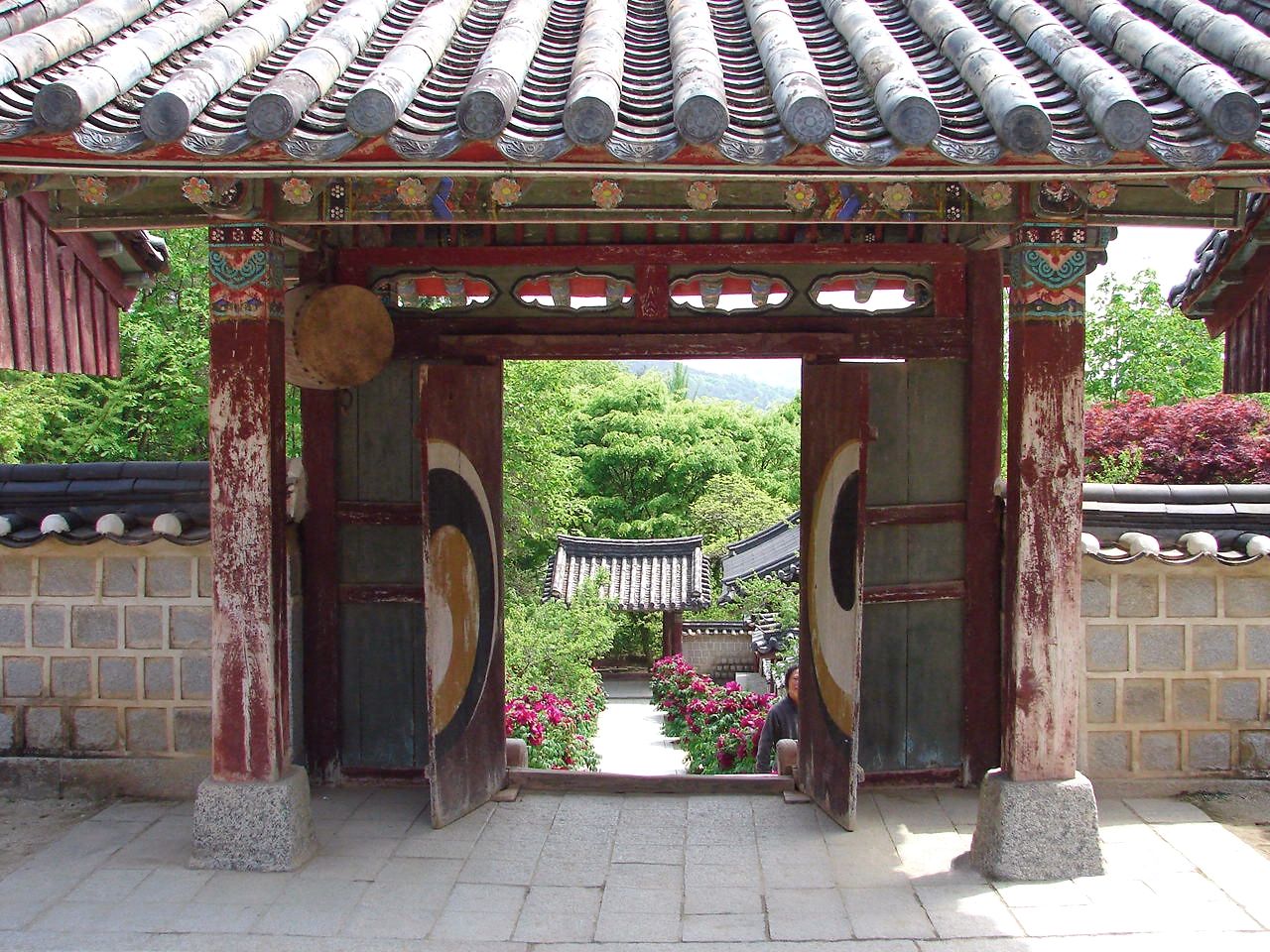 https://mdw-travel-data-us-east-1.s3.amazonaws.com/img/country/South-Korea/Dosan-Seowon-Confucian-Academy/img_01.jpg
