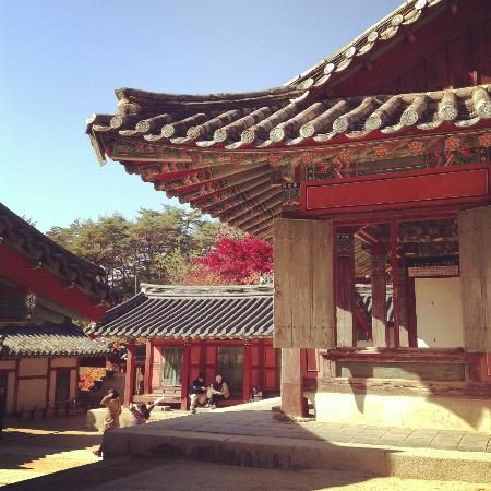https://mdw-travel-data-us-east-1.s3.amazonaws.com/img/country/South-Korea/Dosanseowon-Confucian-Academy/img_03.jpg