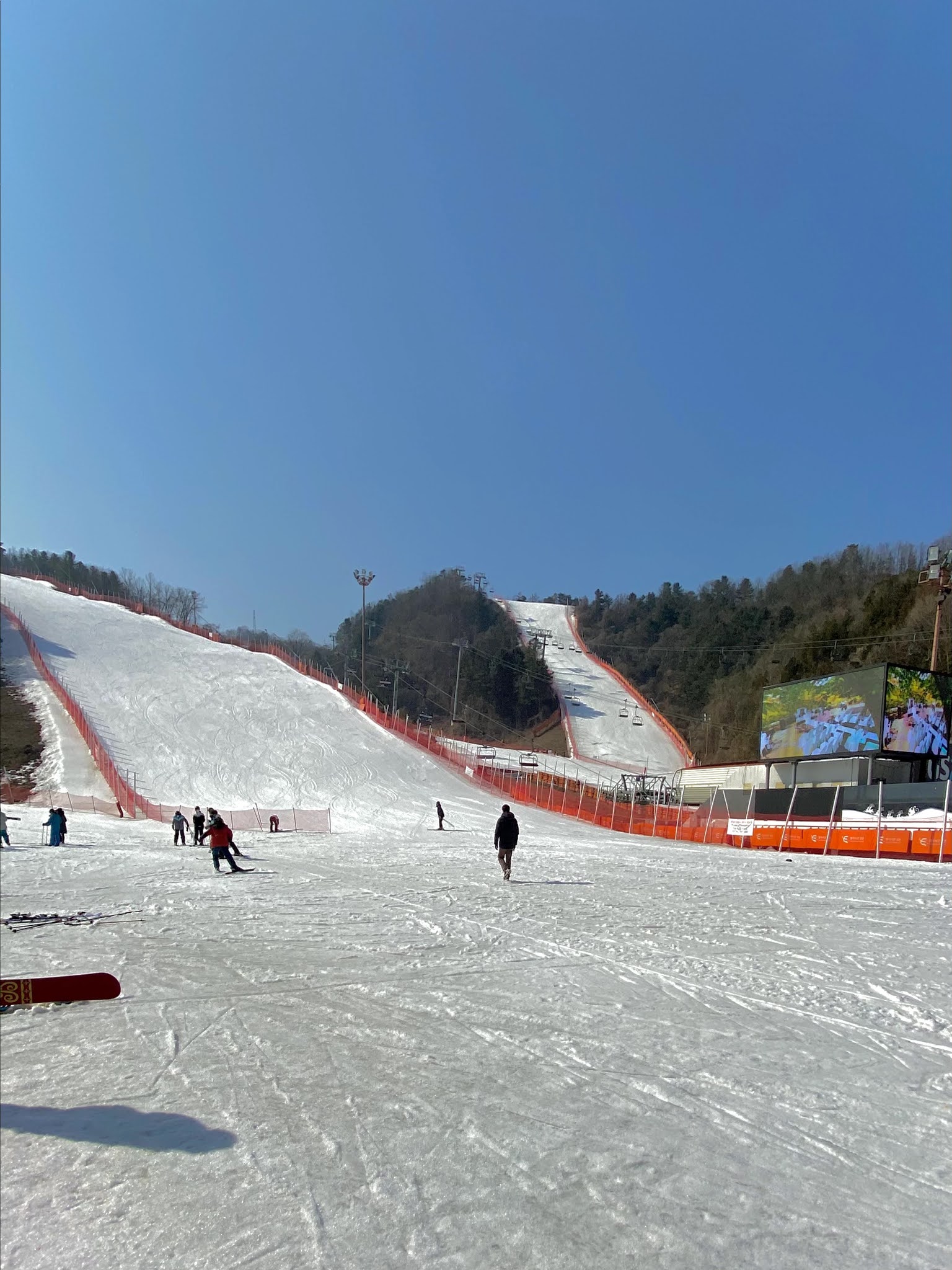 https://mdw-travel-data-us-east-1.s3.amazonaws.com/img/country/South-Korea/Elysian-Gangchon-Ski-Resort/img_03.jpg