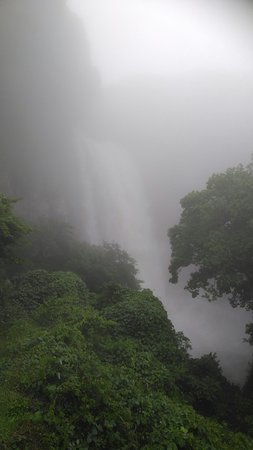 https://mdw-travel-data-us-east-1.s3.amazonaws.com/img/country/South-Korea/Eongtto-Falls/img_05.jpg
