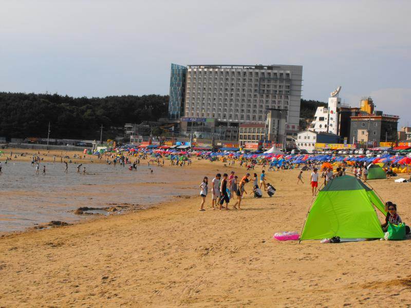 https://mdw-travel-data-us-east-1.s3.amazonaws.com/img/country/South-Korea/Eurwangni-Beach/img_02.jpg