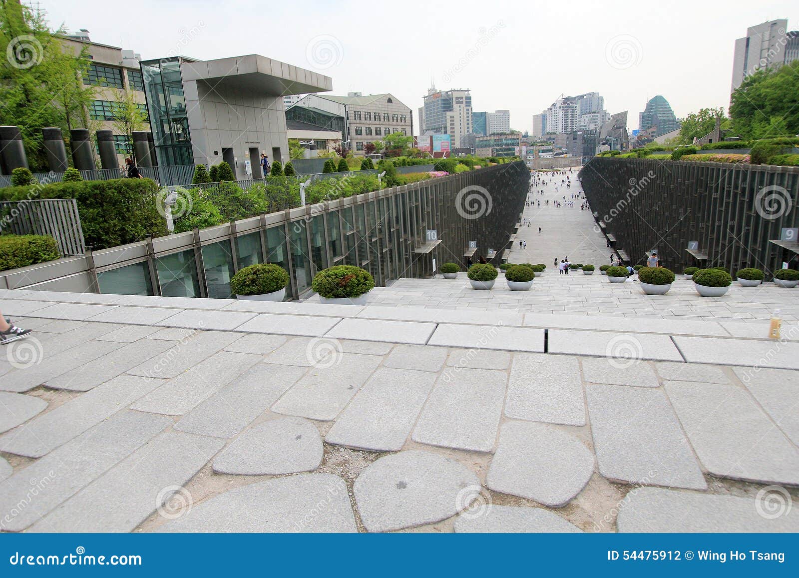 https://mdw-travel-data-us-east-1.s3.amazonaws.com/img/country/South-Korea/Ewha-Womans-University/img_01.jpg