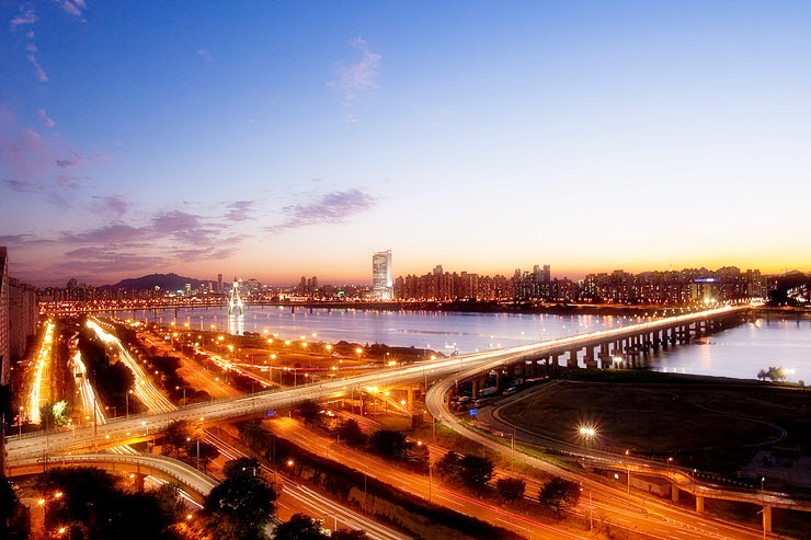 https://mdw-travel-data-us-east-1.s3.amazonaws.com/img/country/South-Korea/Gangdong-Beach/img_01.jpg