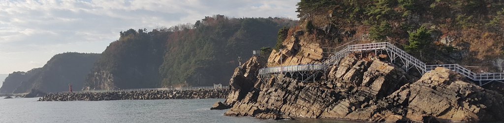 https://mdw-travel-data-us-east-1.s3.amazonaws.com/img/country/South-Korea/Gangneung-Seongyojang/img_01.jpg