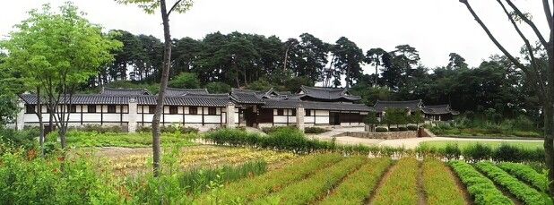 https://mdw-travel-data-us-east-1.s3.amazonaws.com/img/country/South-Korea/Gangneung-Seongyojang/img_03.jpg