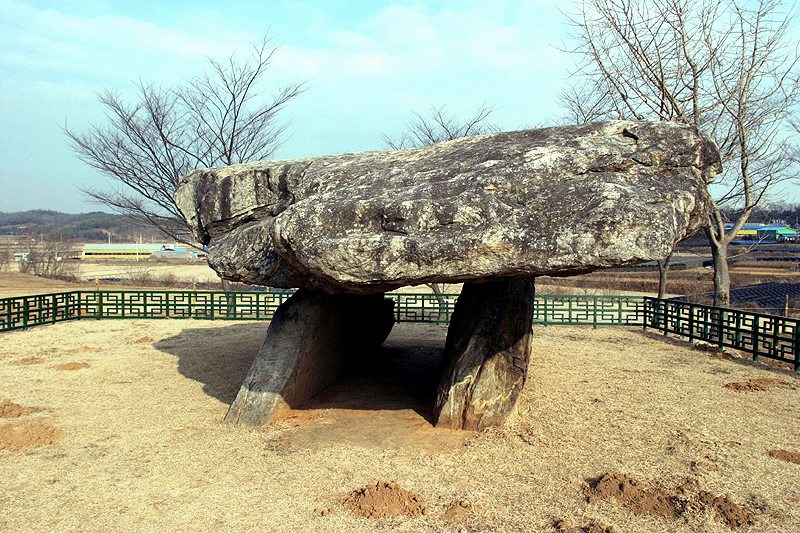 https://mdw-travel-data-us-east-1.s3.amazonaws.com/img/country/South-Korea/Gochang-Dolmens-Site/img_01.jpg