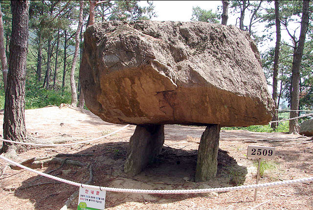 https://mdw-travel-data-us-east-1.s3.amazonaws.com/img/country/South-Korea/Gochang-Dolmens-Site/img_02.jpg