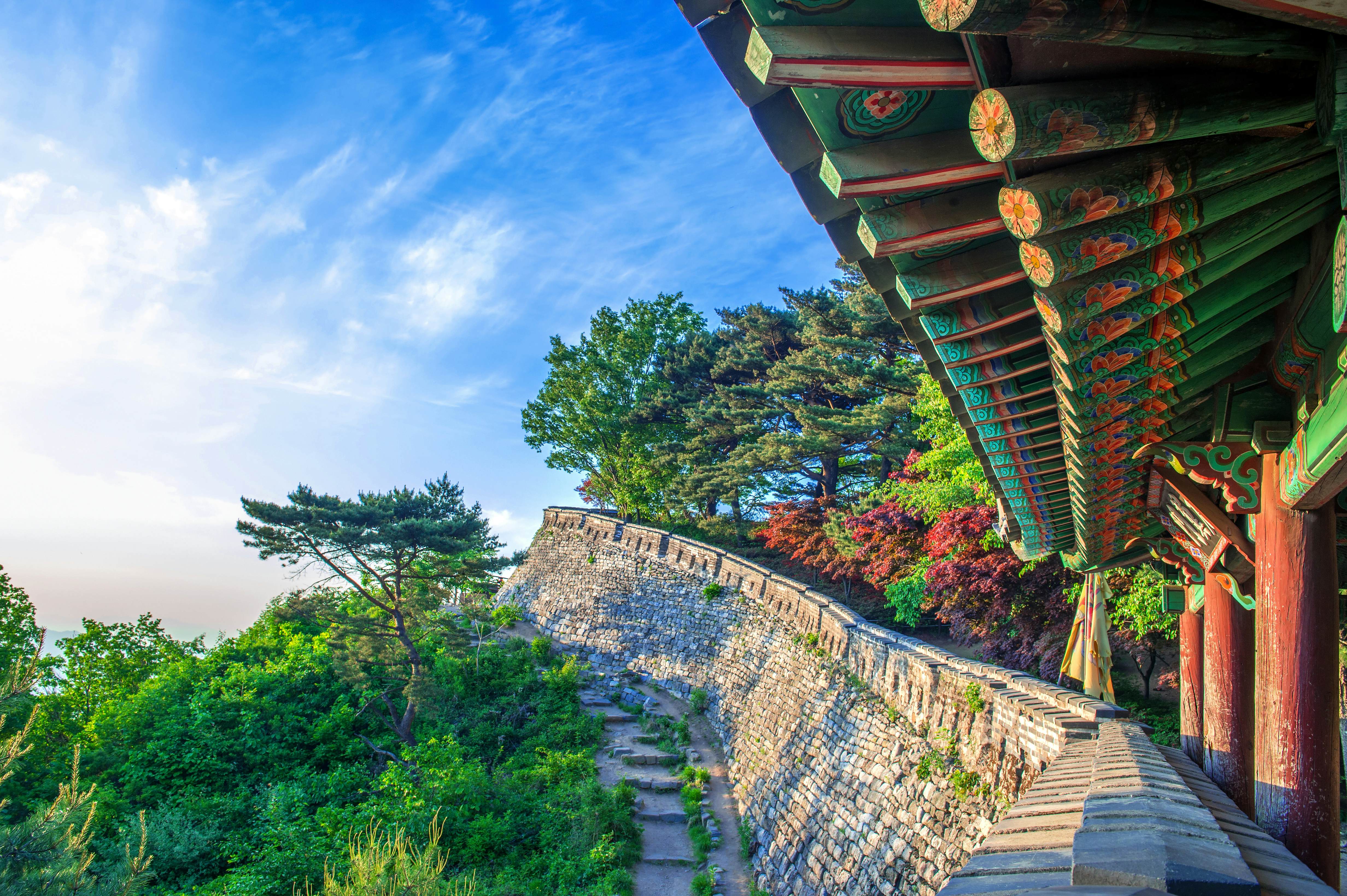 https://mdw-travel-data-us-east-1.s3.amazonaws.com/img/country/South-Korea/Gwangju-Art-Street/img_00.jpg