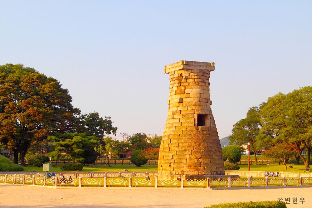 https://mdw-travel-data-us-east-1.s3.amazonaws.com/img/country/South-Korea/Gyeongju-Historic-Areas/img_03.jpg